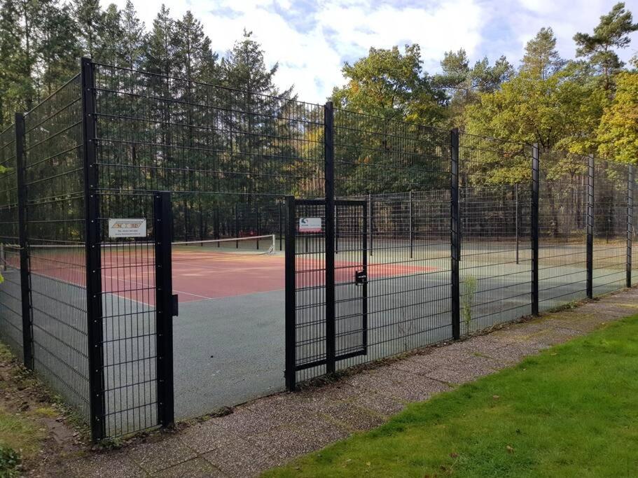 Mooi Chalet Met Grote Tuin Op Een 4 Sterren Park. Doornspijk Kültér fotó