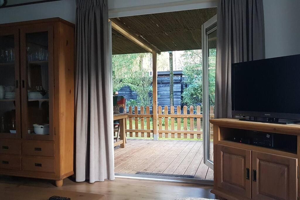 Mooi Chalet Met Grote Tuin Op Een 4 Sterren Park. Doornspijk Kültér fotó