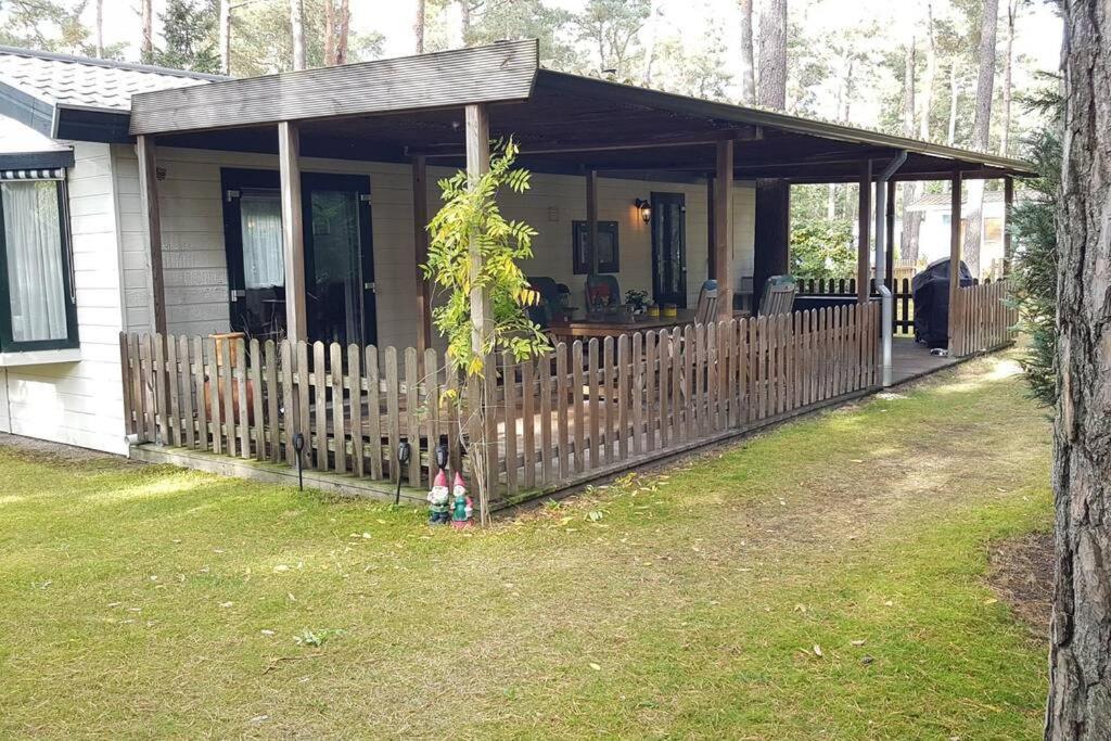 Mooi Chalet Met Grote Tuin Op Een 4 Sterren Park. Doornspijk Kültér fotó